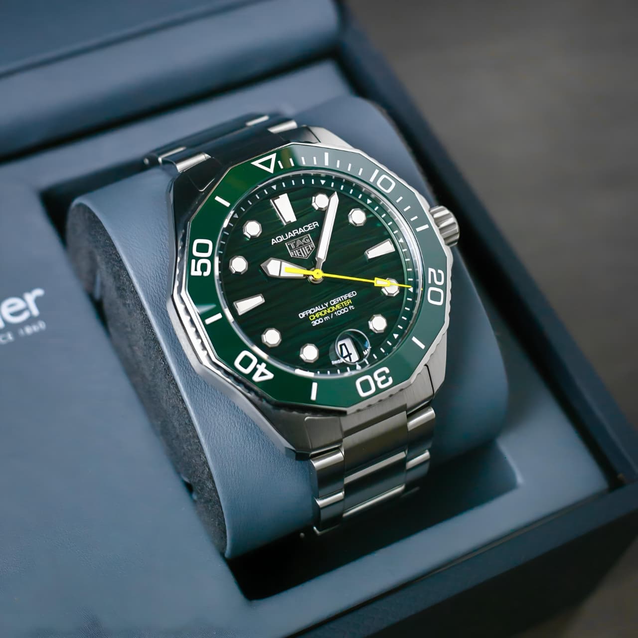 TAG Heuer Aquaracer Professional 300